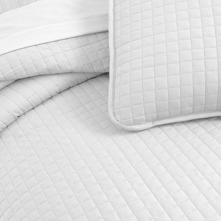 Small Squares Classic Quilt Set, White